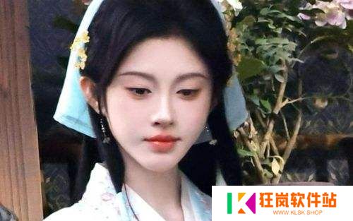 鞠婧祎又变脸，新剧照路人图曝光，锥子鼻尖下巴，网友：太夸张了