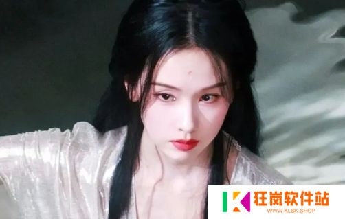 《月鳞绮纪》未播先火，鞠婧祎红衣装扮太好看，陈都灵一人分饰三角