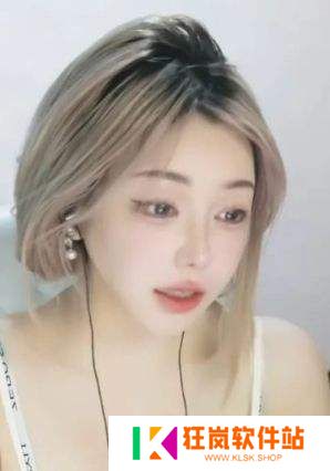 刘飞儿自曝有大哥私信自己，称要把聊天发给大哥老婆，网友：太损了