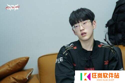 3000万还清了?!Scout被网友碰见出游日本